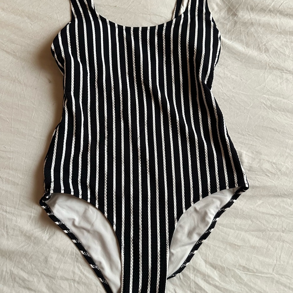 H&M swim suit size 4